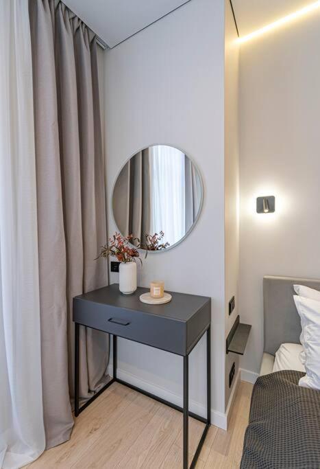 Lovely 1Bd Central Apartment By Hostlovers カウナス エクステリア 写真